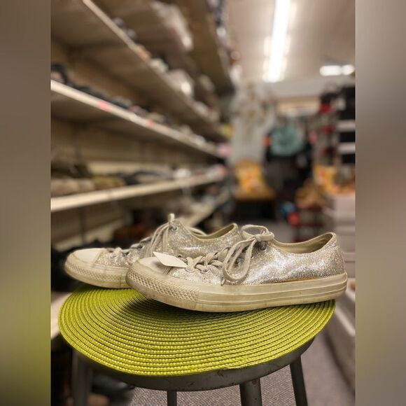 Converse Sz. 9  "Silver Bling" Activewear Shoe - Picture 1 of 7